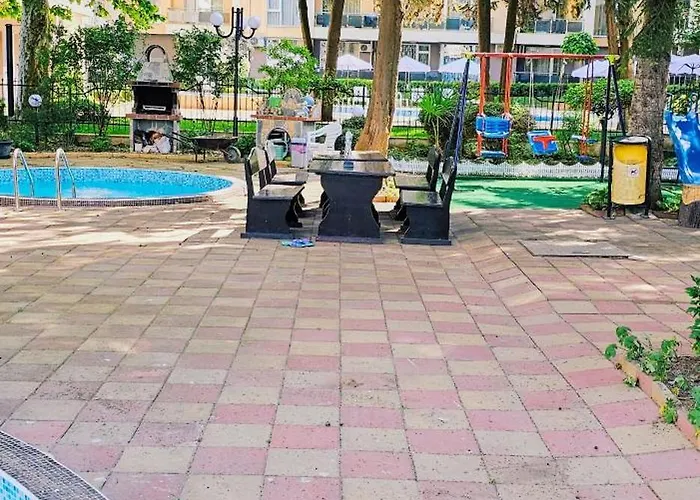 Amara Butik On The First Line * 拉夫达