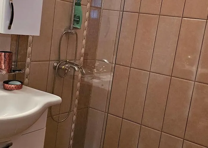 Amara Butik On The First Line 拉夫达