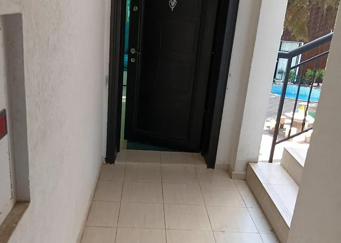 Amara Butik On The First Line *