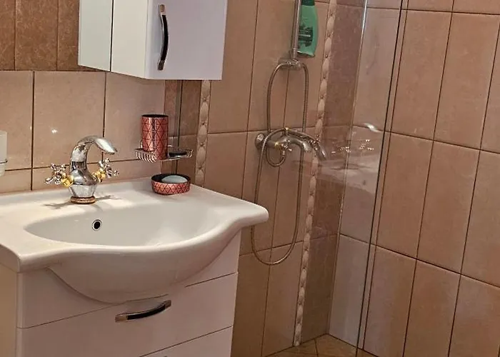 Amara Butik On The First Line