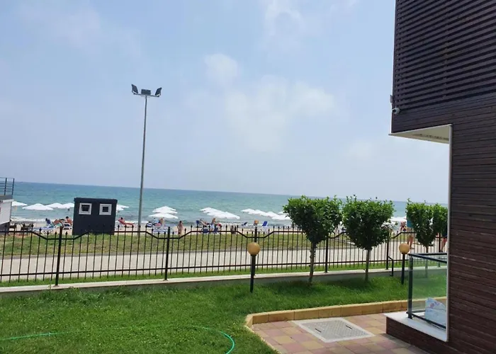 Amara Butik On The First Line * Ravda